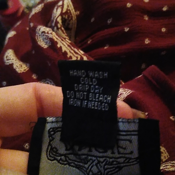 Angie Women's Loose Sleeve Blouse, Cranberry/Ivory Size Medium - Picture 7 of 7